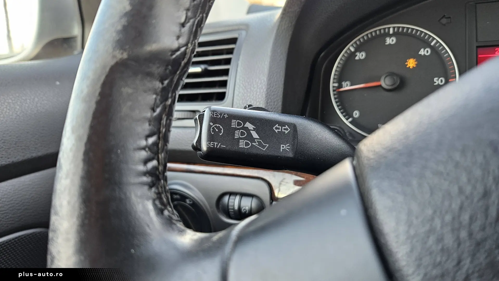 VOLKSWAGEN JETTA 1.9 TDI DSG 7 TREPTE