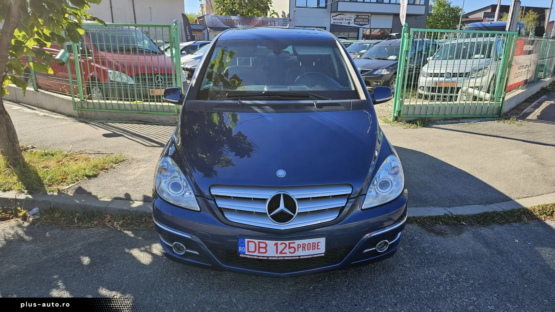 MERCEDES-BENZ B180