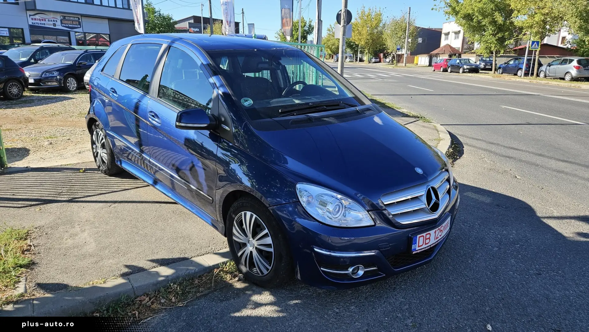 MERCEDES-BENZ B180