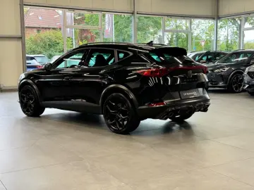 Formentor VZ5 4Drive DSG Pano Navi Beats LED