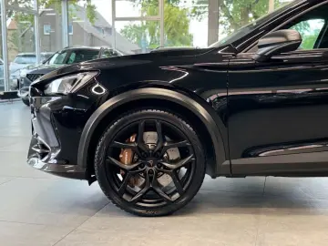 Formentor VZ5 4Drive DSG Pano Navi Beats LED