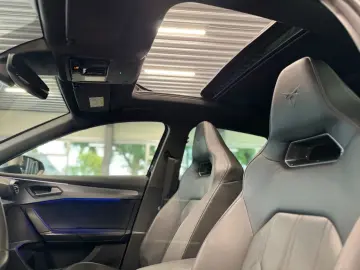 Formentor VZ5 4Drive DSG Pano Navi Beats LED