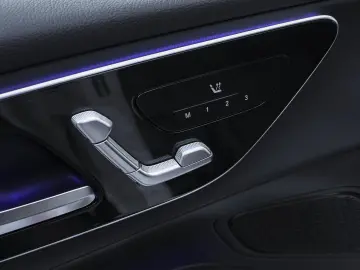 GLC 300 e 4M Avantgarde Distronic Ambiente AHK