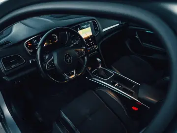 Renault Megane Techno TCe 140 EDC