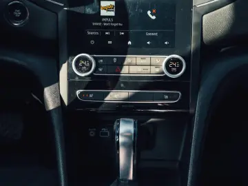 Renault Megane Estate Techno TCe 140 EDC