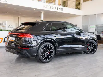 Audi Q8 55 TFSI e quattro tiptronic  S-line
