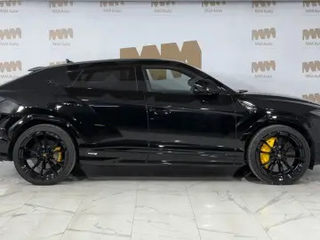 Urus 4.0 V8 Sport B&O Massage Carbon Pano