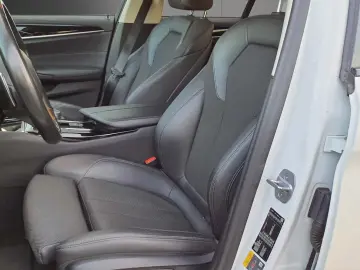 BMW Seria 5 530e Steptronic  M Sport