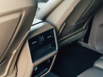 Porsche Cayenne 3.0L V6 Turbo 340 CP