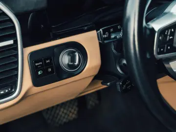 Porsche Cayenne 3.0L V6 Turbo 340 CP