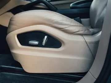 Porsche Cayenne 3.0L V6 Turbo 340 CP