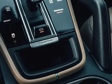 Porsche Cayenne 3.0L V6 Turbo 340 CP