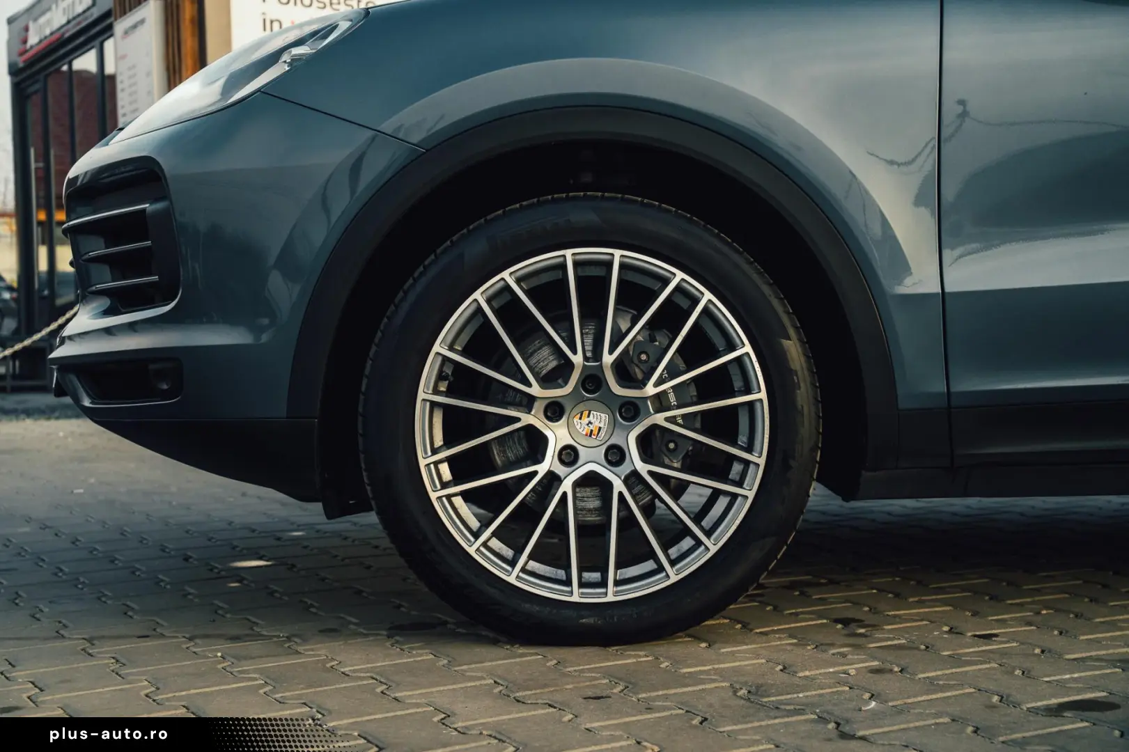 Porsche Cayenne 3.0L V6 Turbo 340 CP