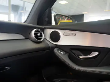 MERCEDES-BENZ GLC 200 4MATIC COUPE TRAPA  AMG LINE STOC