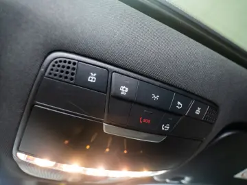 MERCEDES-BENZ GLC 200 4MATIC COUPE TRAPA  AMG LINE STOC