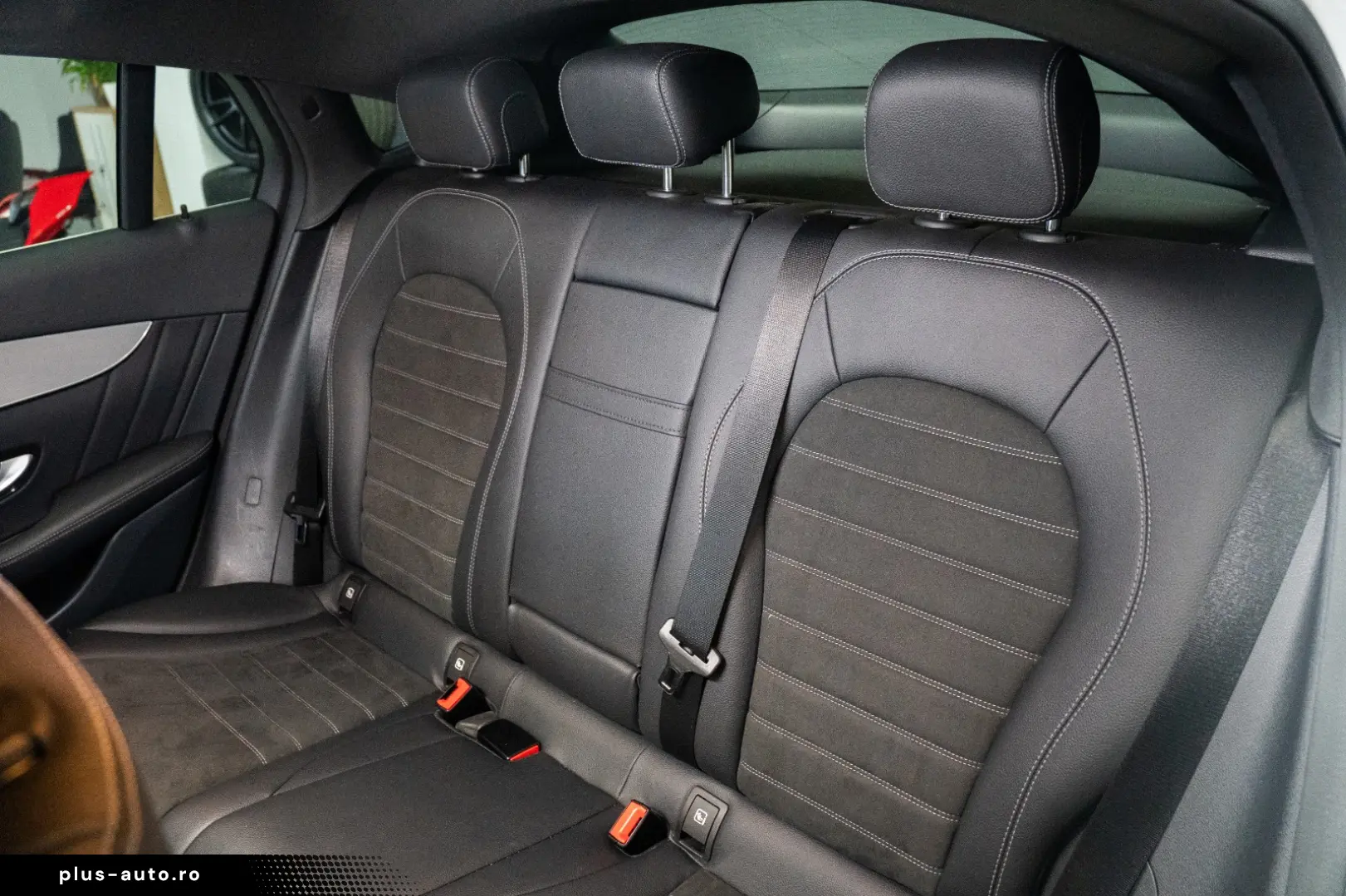 MERCEDES-BENZ GLC 200 4MATIC COUPE TRAPA  AMG LINE STOC