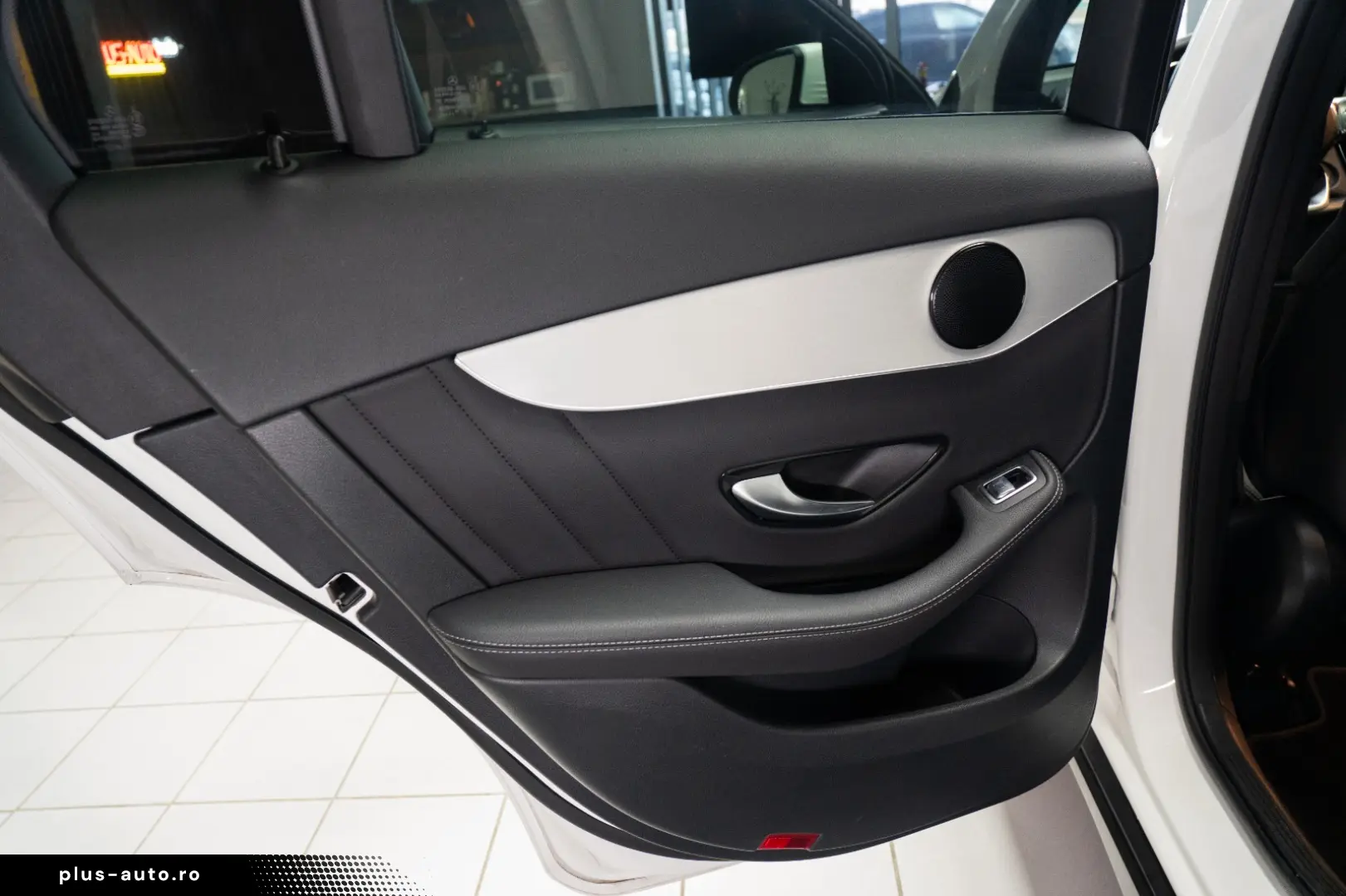 MERCEDES-BENZ GLC 200 4MATIC COUPE TRAPA  AMG LINE STOC