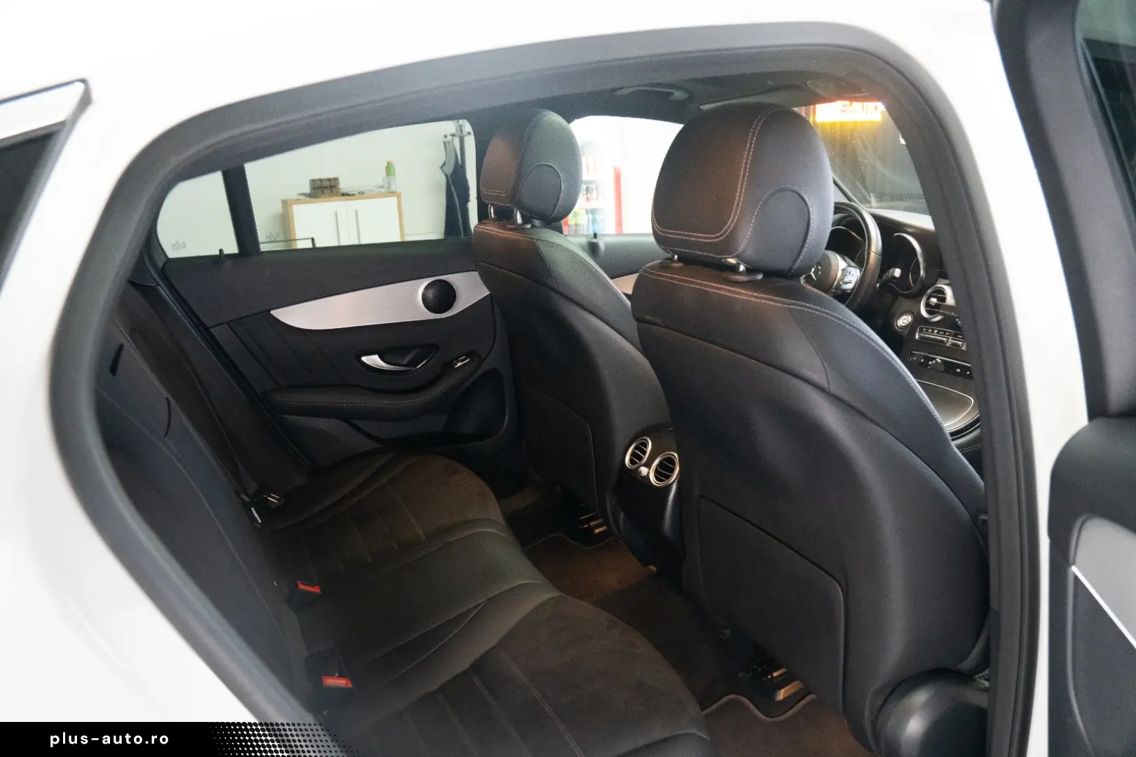 MERCEDES-BENZ GLC 200 4MATIC COUPE TRAPA  AMG LINE STOC