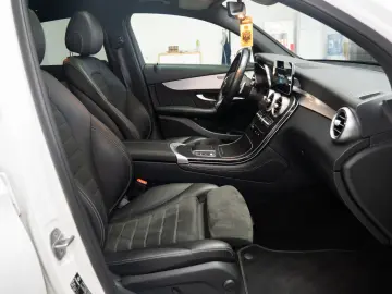 MERCEDES-BENZ GLC 200 4MATIC COUPE TRAPA  AMG LINE STOC