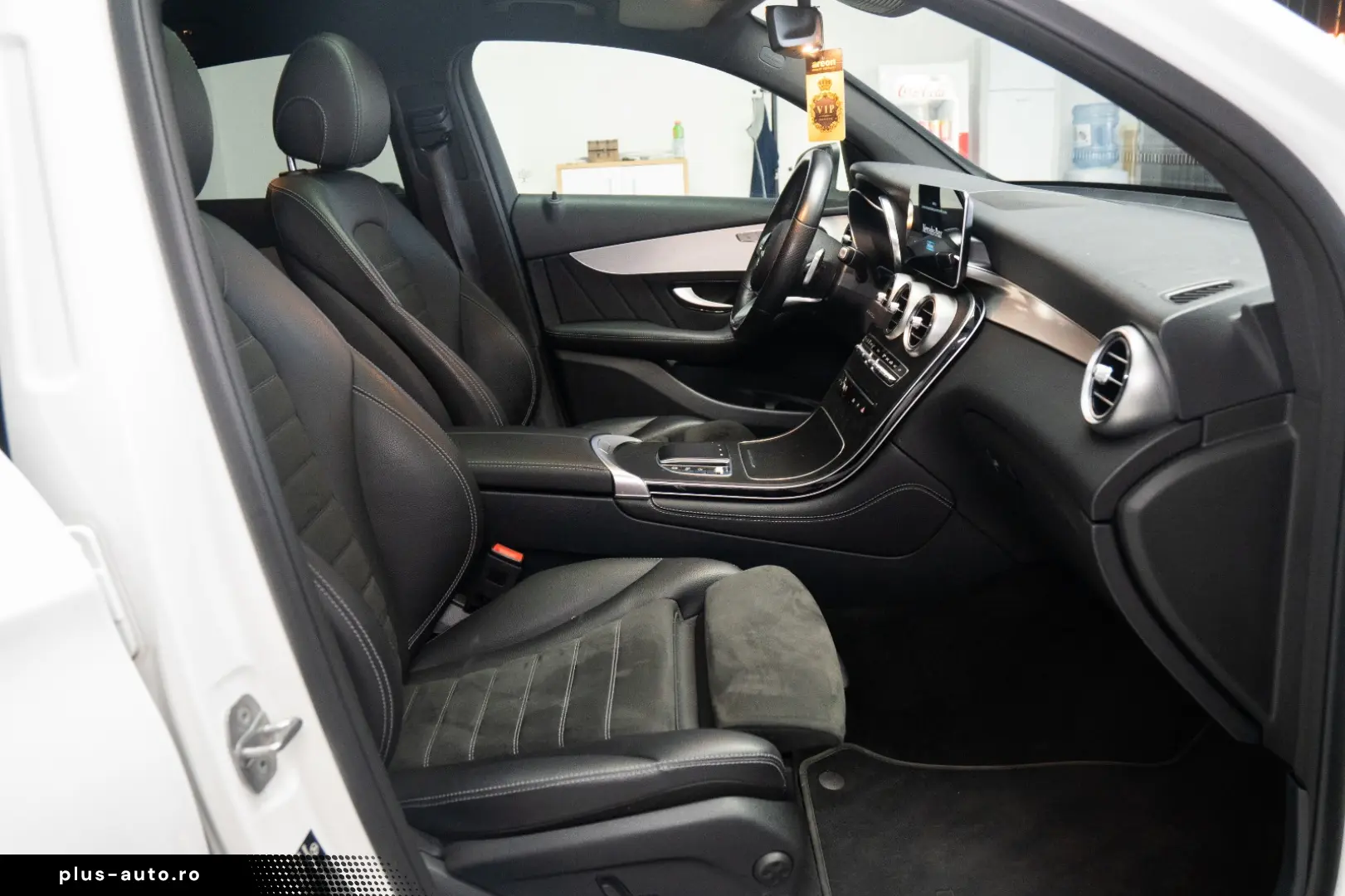 MERCEDES-BENZ GLC 200 4MATIC COUPE TRAPA  AMG LINE STOC