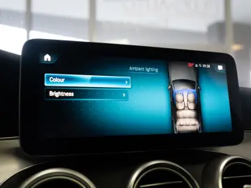 MERCEDES-BENZ GLC 200 4MATIC COUPE TRAPA  AMG LINE STOC