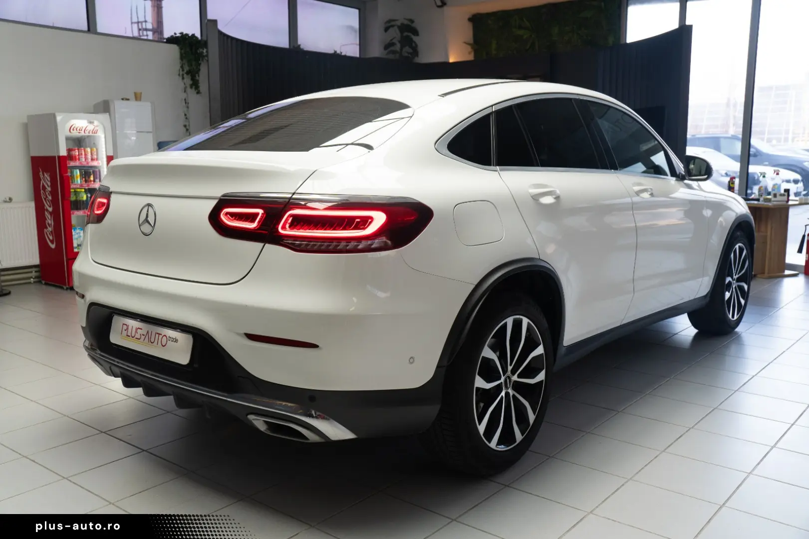 MERCEDES-BENZ GLC 200 4MATIC COUPE TRAPA  AMG LINE STOC