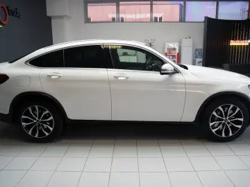 MERCEDES-BENZ GLC 200 4MATIC COUPE TRAPA  AMG LINE STOC