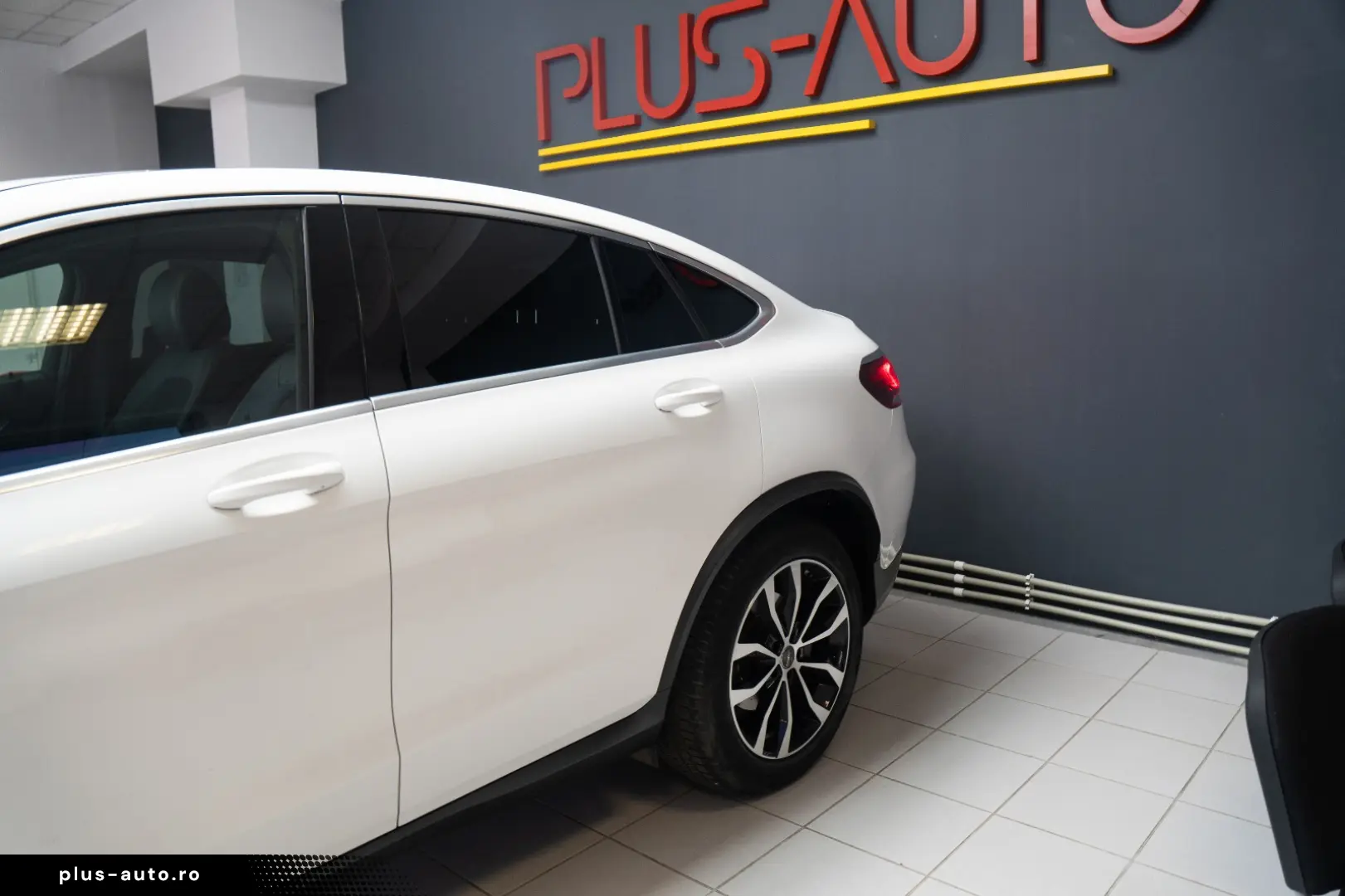 MERCEDES-BENZ GLC 200 4MATIC COUPE TRAPA  AMG LINE STOC