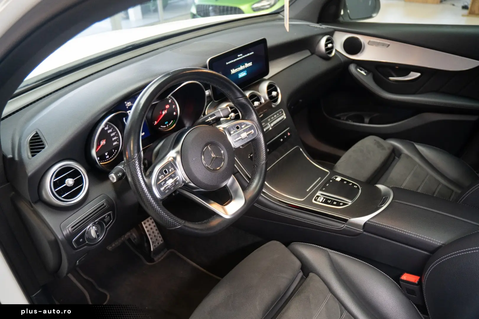 MERCEDES-BENZ GLC 200 4MATIC COUPE TRAPA  AMG LINE STOC