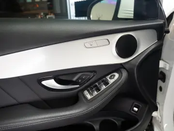 MERCEDES-BENZ GLC 200 4MATIC COUPE TRAPA  AMG LINE STOC