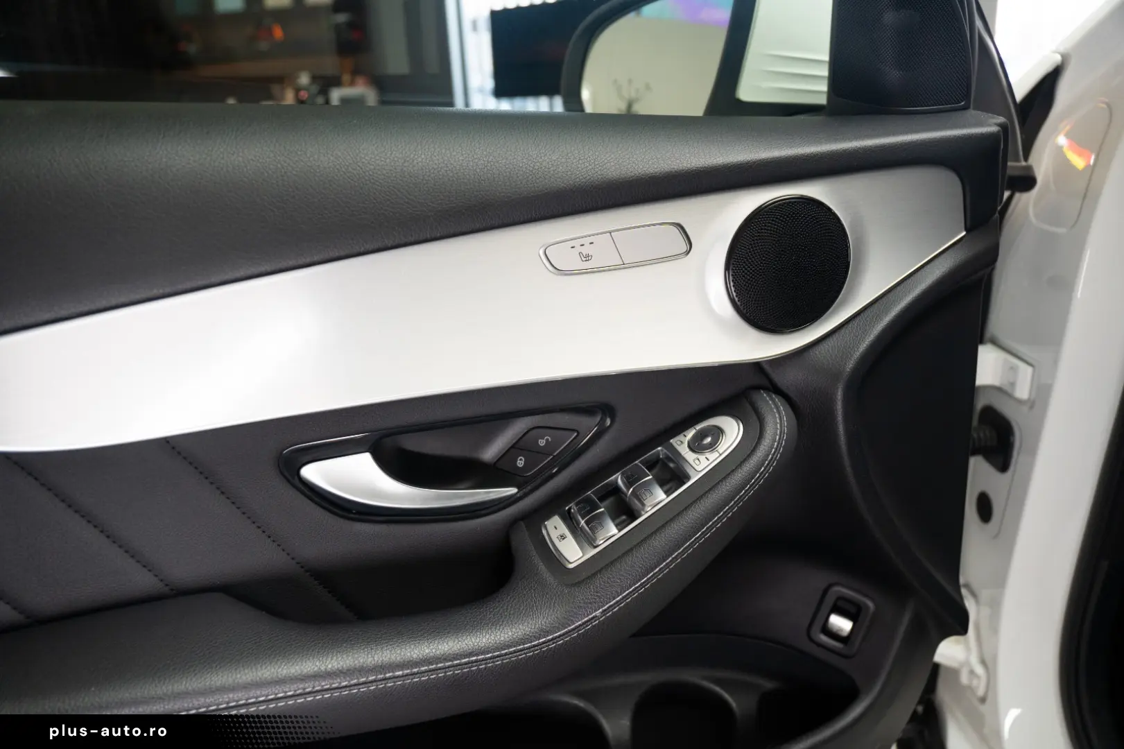 MERCEDES-BENZ GLC 200 4MATIC COUPE TRAPA  AMG LINE STOC