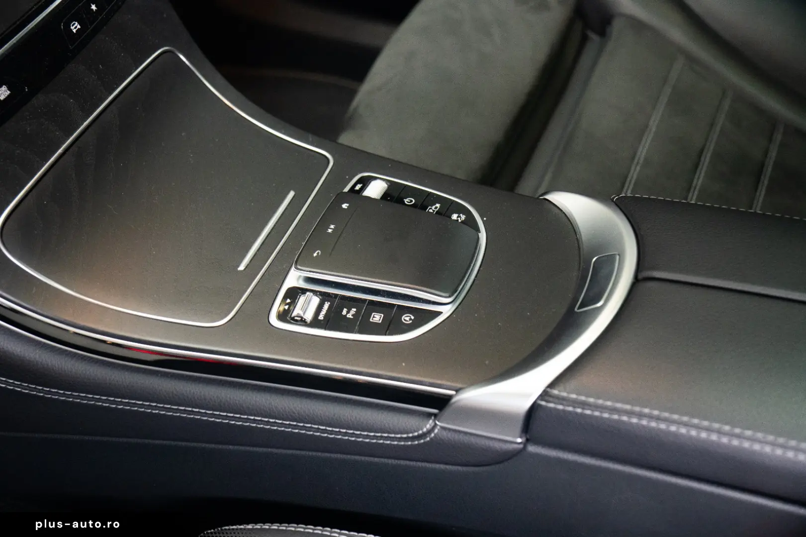 MERCEDES-BENZ GLC 200 4MATIC COUPE TRAPA  AMG LINE STOC