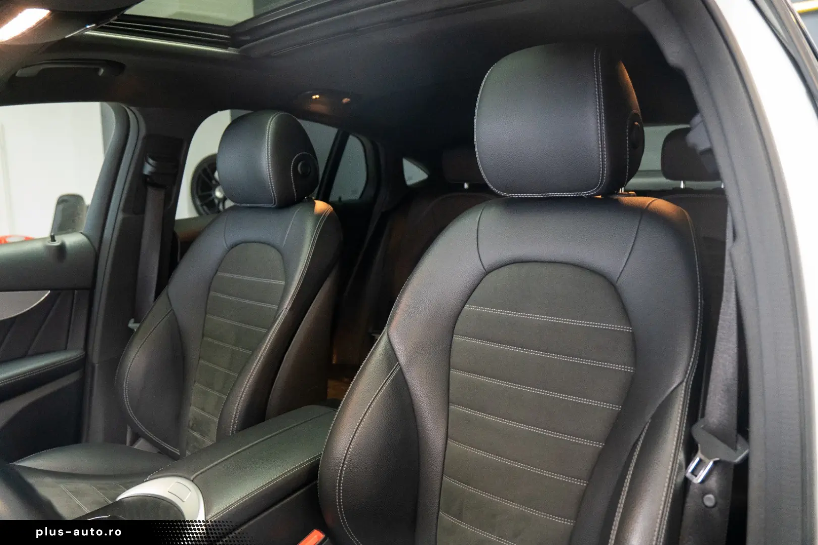 MERCEDES-BENZ GLC 200 4MATIC COUPE TRAPA  AMG LINE STOC