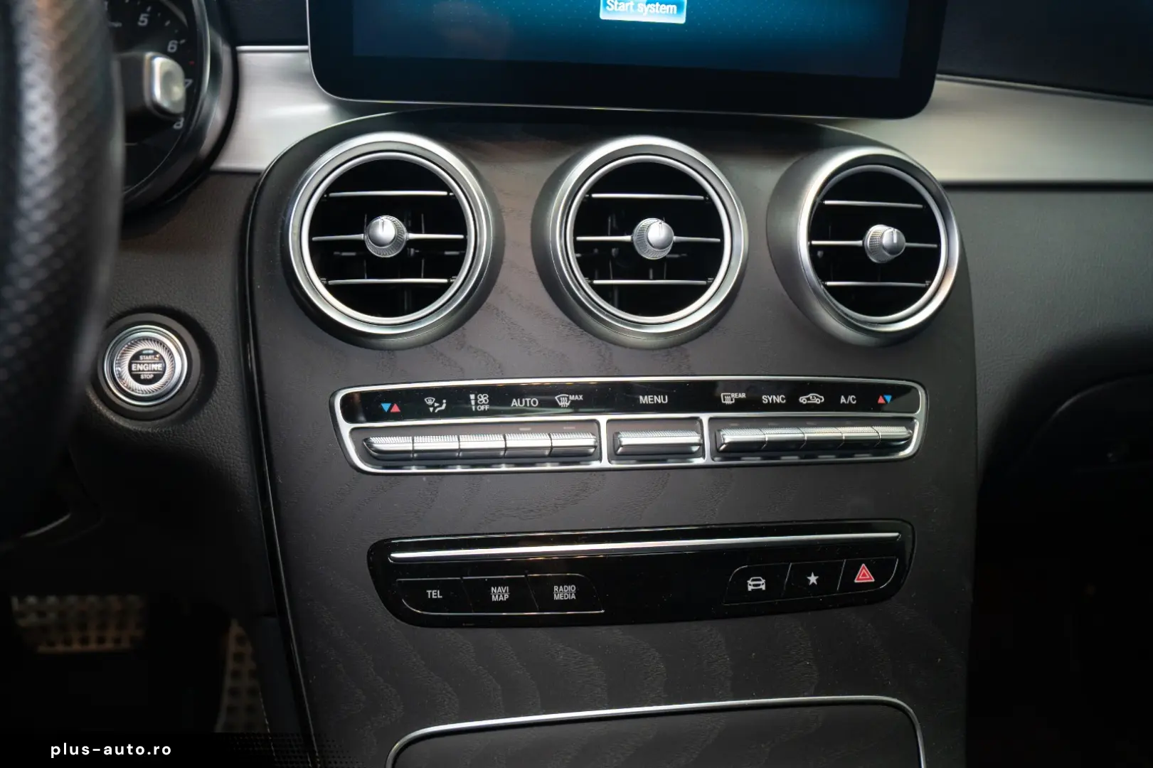 MERCEDES-BENZ GLC 200 4MATIC COUPE TRAPA  AMG LINE STOC