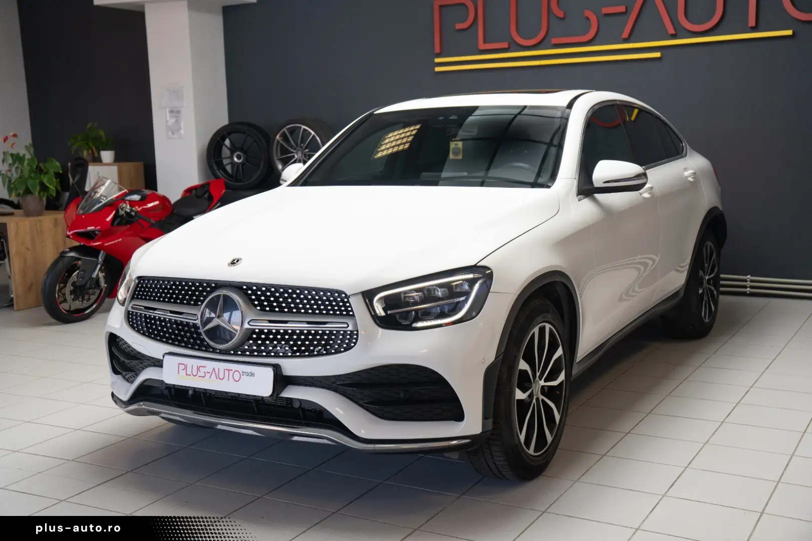 MERCEDES-BENZ GLC 200 4MATIC COUPE TRAPA  AMG LINE STOC