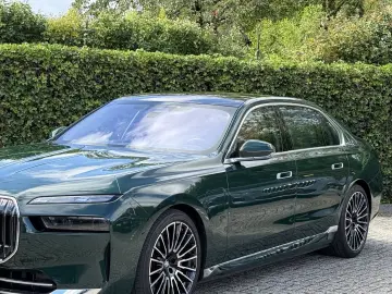 750 7-serie 750e xDrive   British Racing Green