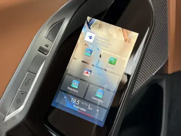 750 7-serie 750e xDrive   British Racing Green