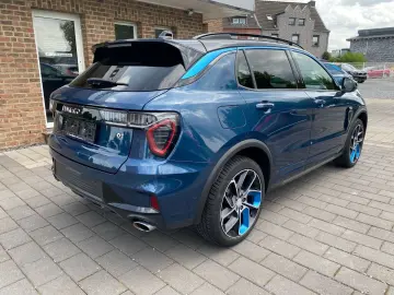 Lynk&Co 01 Plug-In-Hybrid Panorama Memory Sitze Soundsys