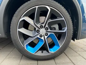 Lynk&Co 01 Plug-In-Hybrid Panorama Memory Sitze Soundsys