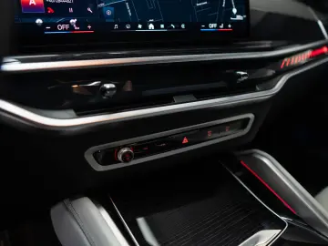 BMW X6 M60 i xDrive M Sport STOC TRAPA HUD