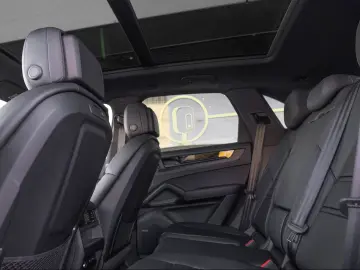 Porsche Cayenne E-Hybrid Ediția Neagră