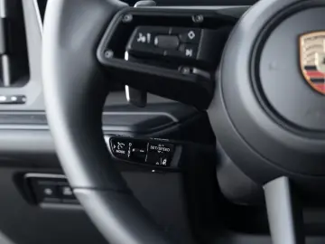 Porsche Cayenne E-Hybrid Ediția Neagră