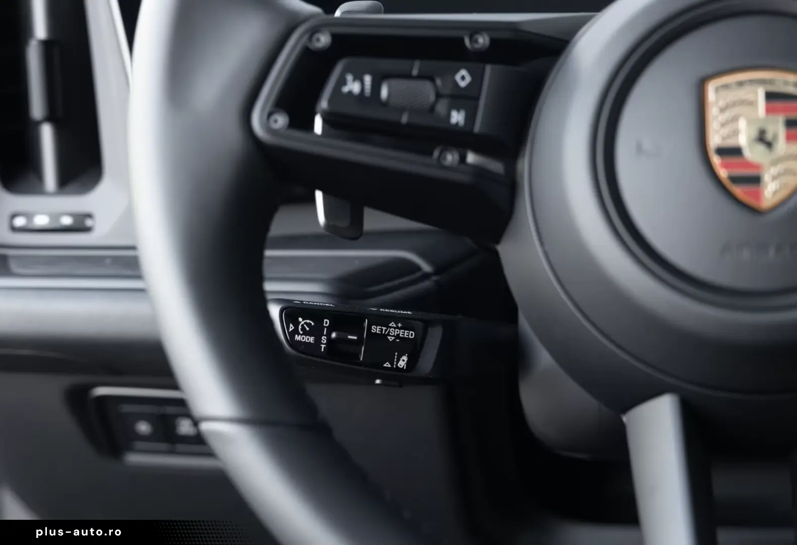 Porsche Cayenne E-Hybrid Ediția Neagră