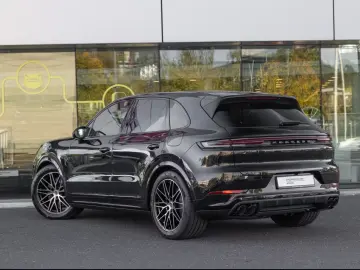 Porsche Cayenne E-Hybrid Ediția Neagră