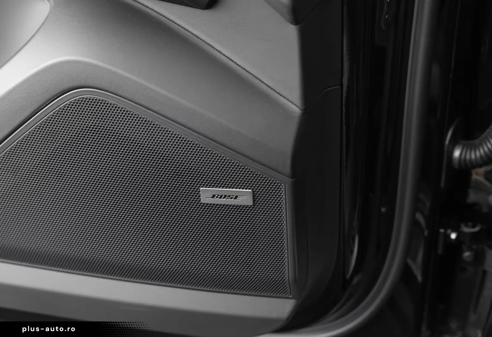 Porsche Cayenne E-Hybrid Ediția Neagră