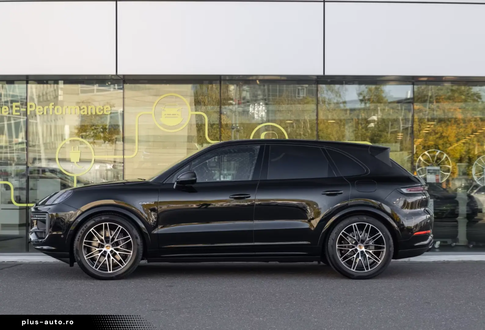 Porsche Cayenne E-Hybrid Ediția Neagră