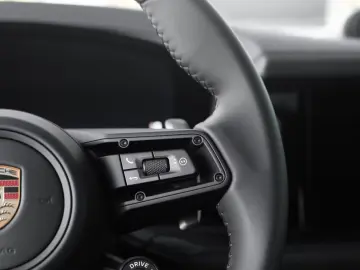 Porsche Cayenne E-Hybrid Ediția Neagră