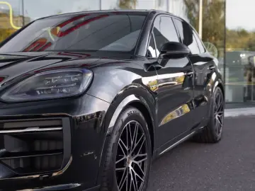 Porsche Cayenne E-Hybrid Ediția Neagră