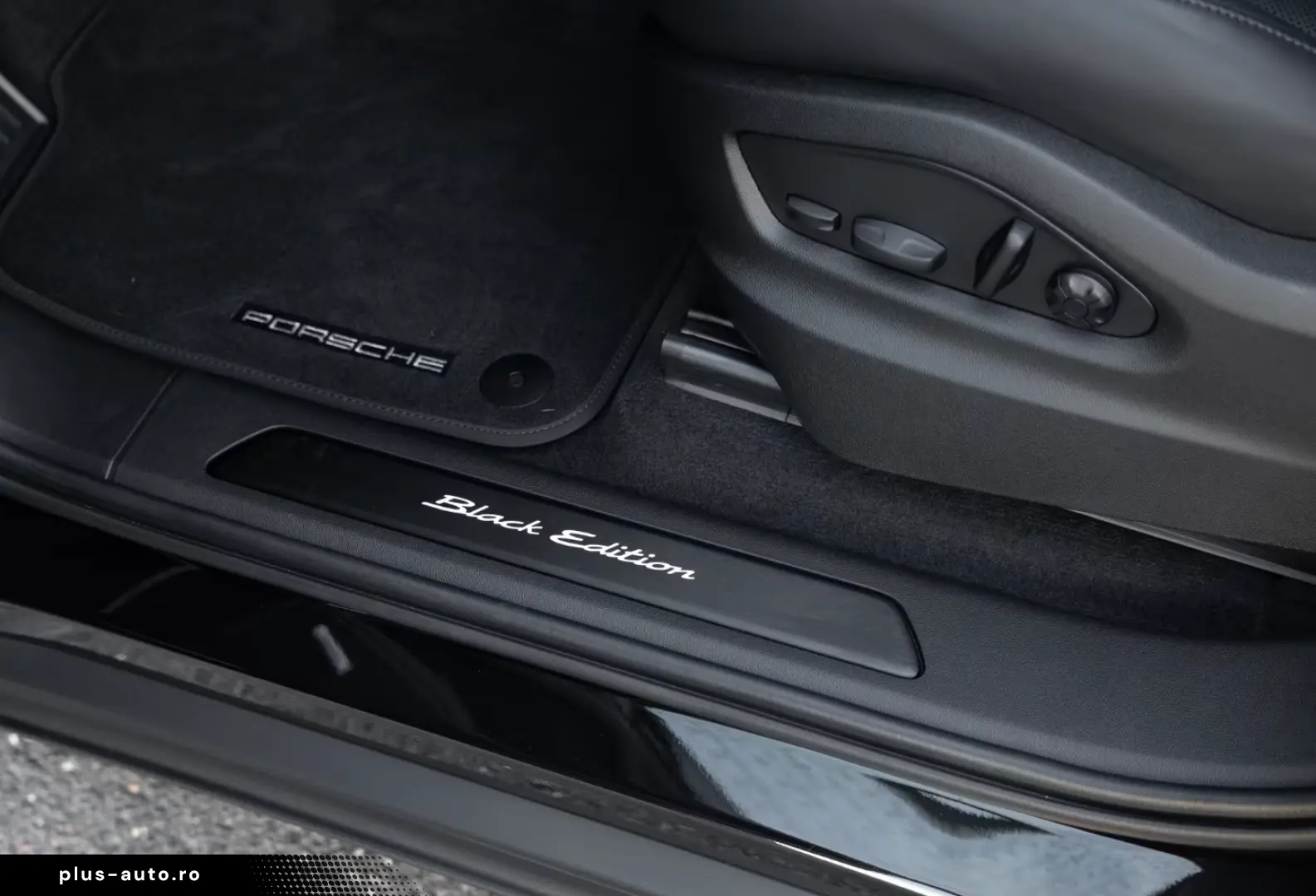 Porsche Cayenne E-Hybrid Ediția Neagră