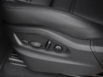 Porsche Cayenne E-Hybrid Ediția Neagră